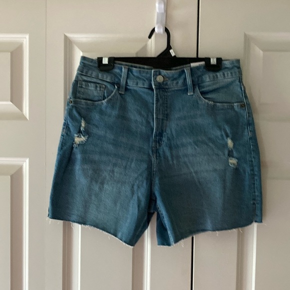 George women’s 12 jean shorts distressed high waist straight fit thru hip thigh - Picture 1 of 9